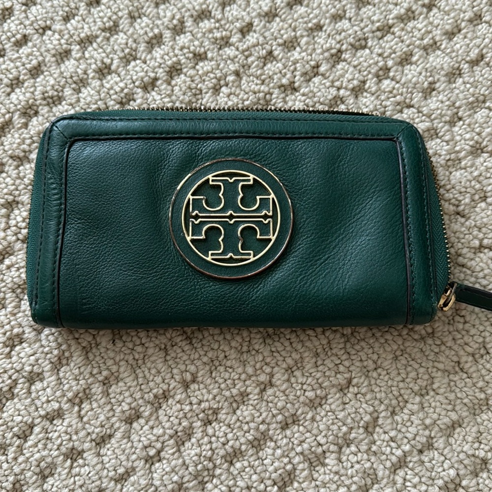 Tory Burch wallet